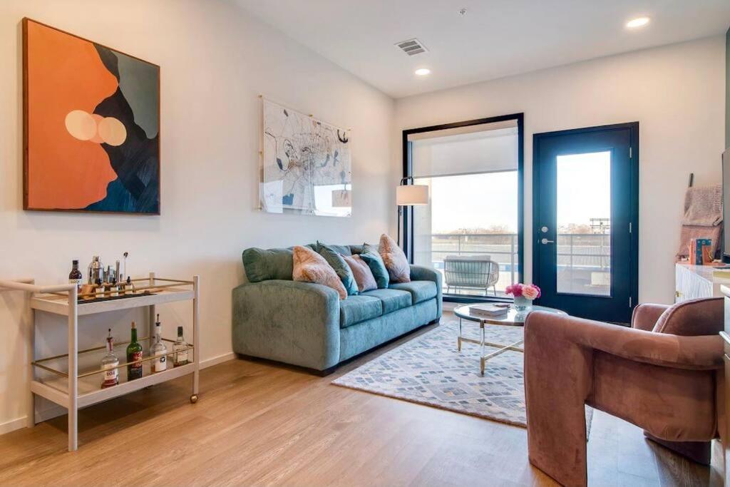Stylish Downtown Condo W/ Pool & Parking Nashville Bagian luar foto