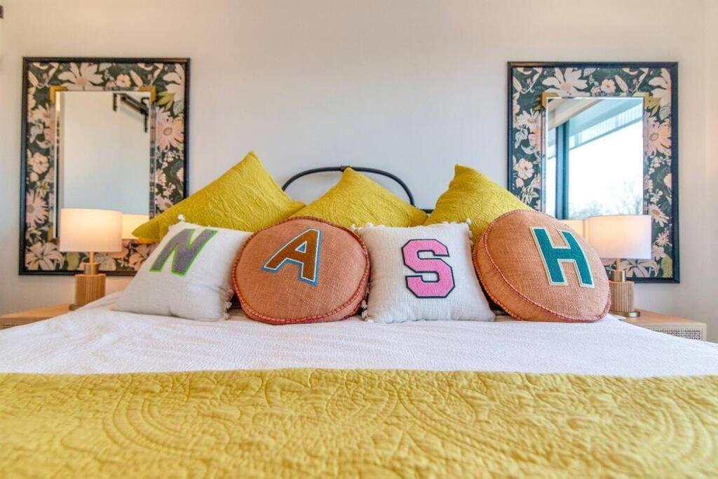 Stylish Downtown Condo W/ Pool & Parking Nashville Bagian luar foto
