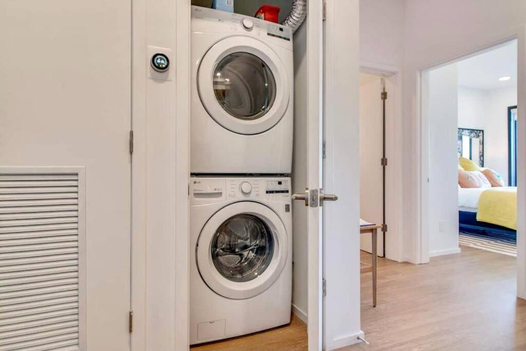 Stylish Downtown Condo W/ Pool & Parking Nashville Bagian luar foto